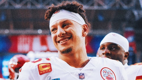 NFL Trending Image: Patrick Mahomes, Chiefs reportedly agree to record contract restructure